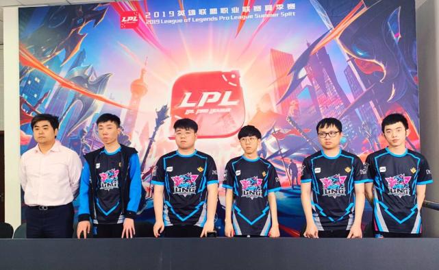 以弥补中路 以弥补中路