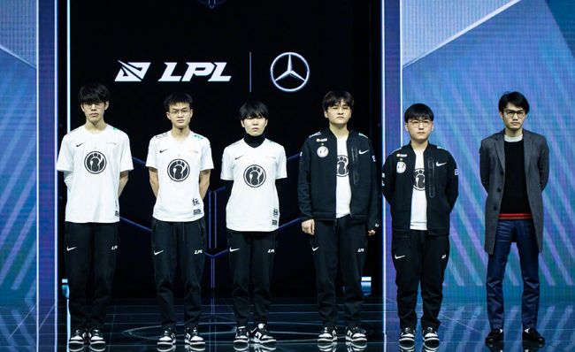 众人的目光 众人的目光