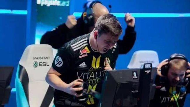 座奖杯的荣 座奖杯的荣