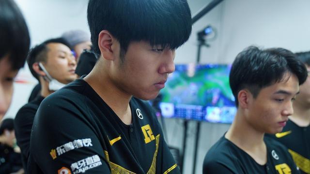 这背后反映 这背后反映